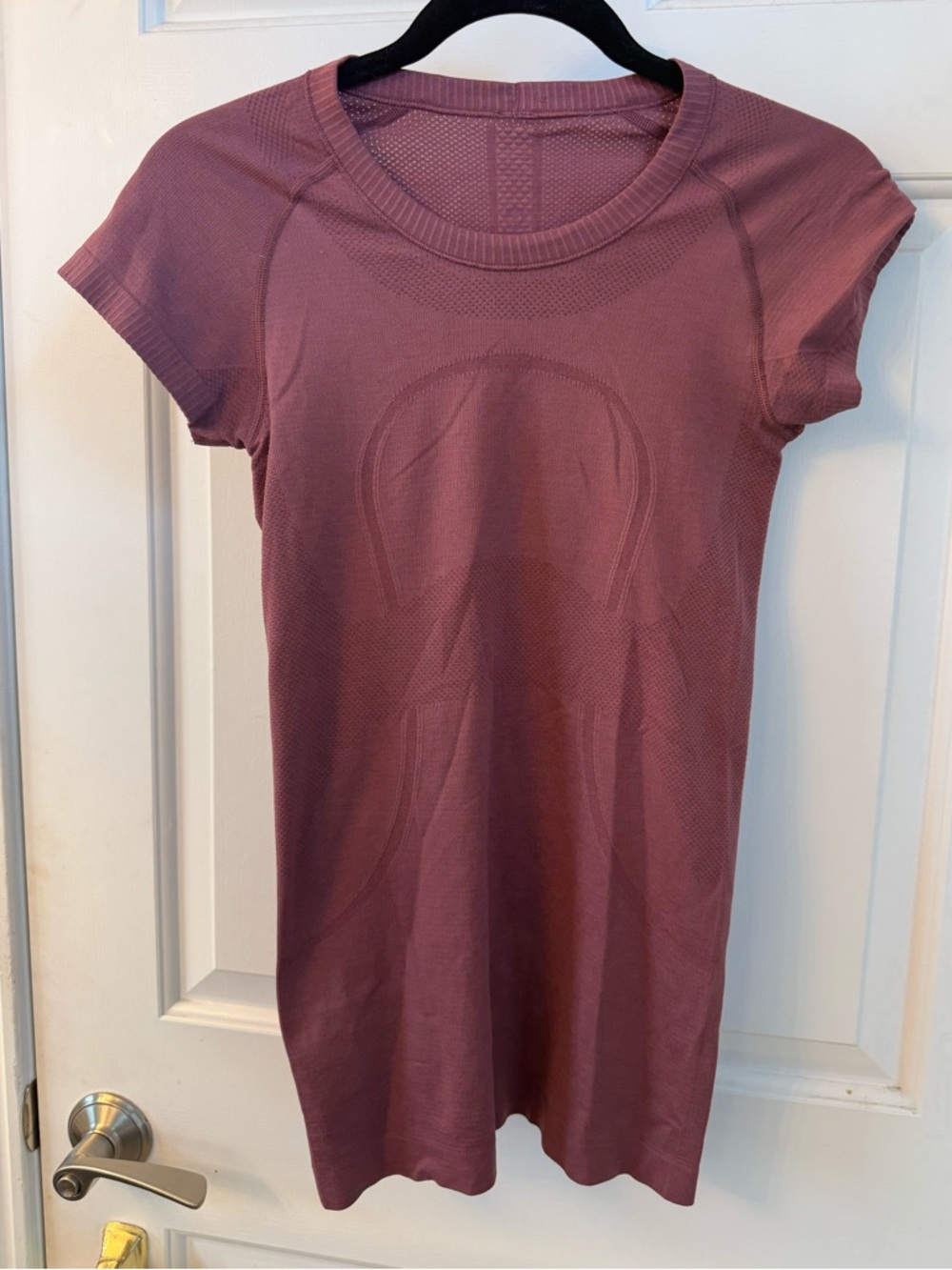 Lululemon Womens Seamless Short Sleeve Active Top - Mauve